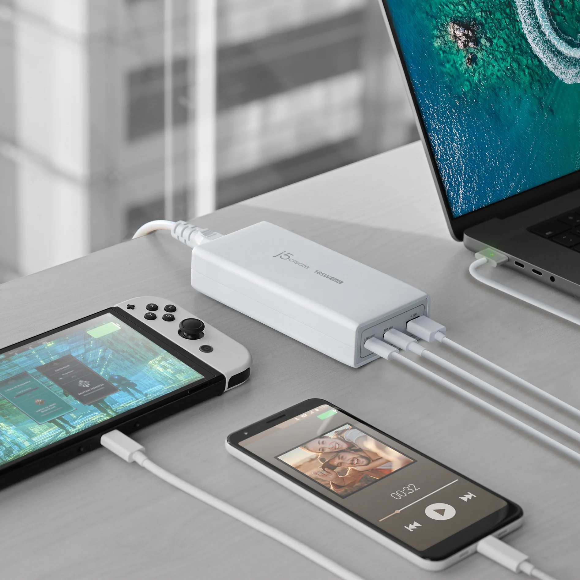 185W GaN PD 3.1 USB-C® 3-Port Charger - Image 7