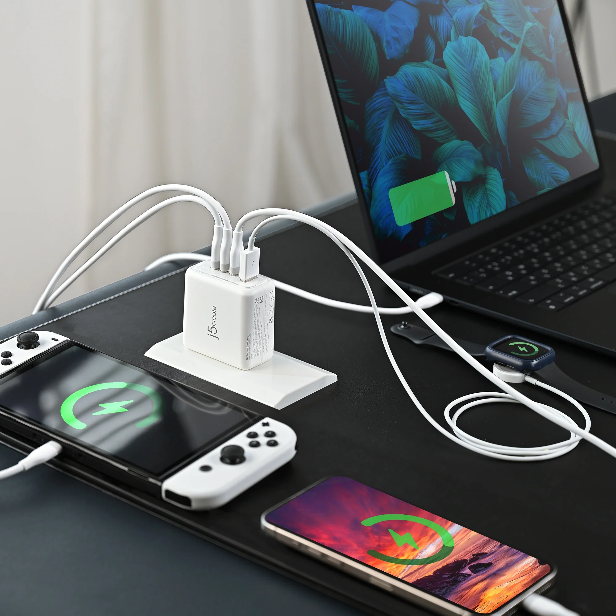 70W GaN USB-C® 4-Port Charger with changeable AC plugs - Image 5